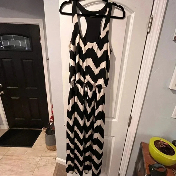 ~Arden B~ Dress - Large - Picture 2 of 8